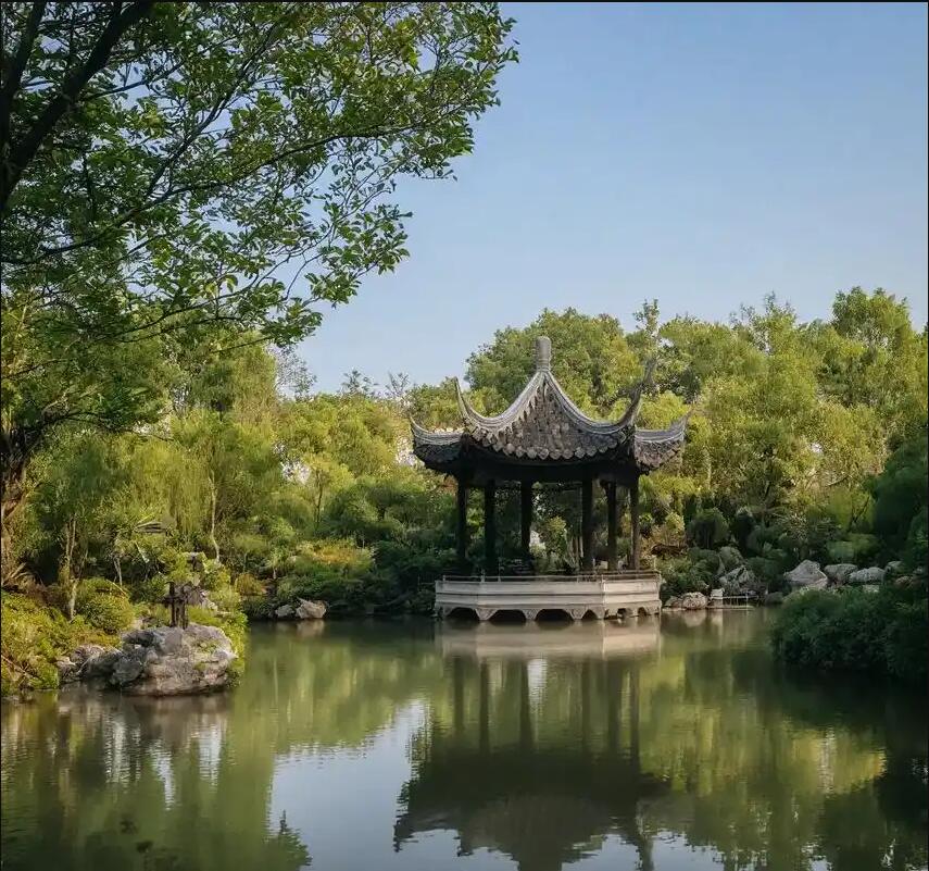 鸠江区雨寒媒体有限公司